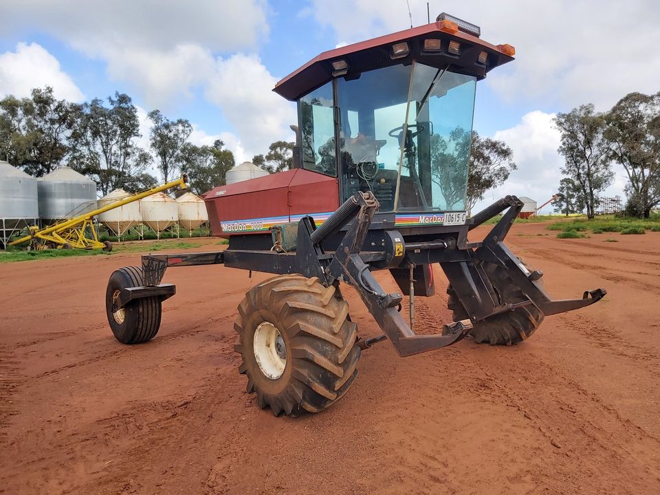 1995 MACDON 9000 SWATHER WITH HAYBINE FRONT