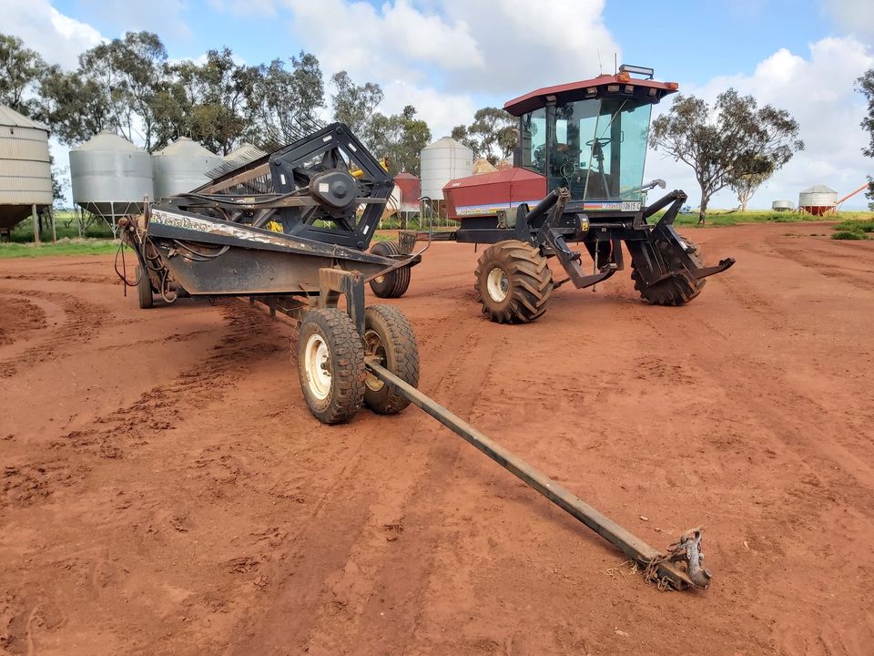 1995 MACDON 9000 SWATHER WITH HAYBINE FRONT