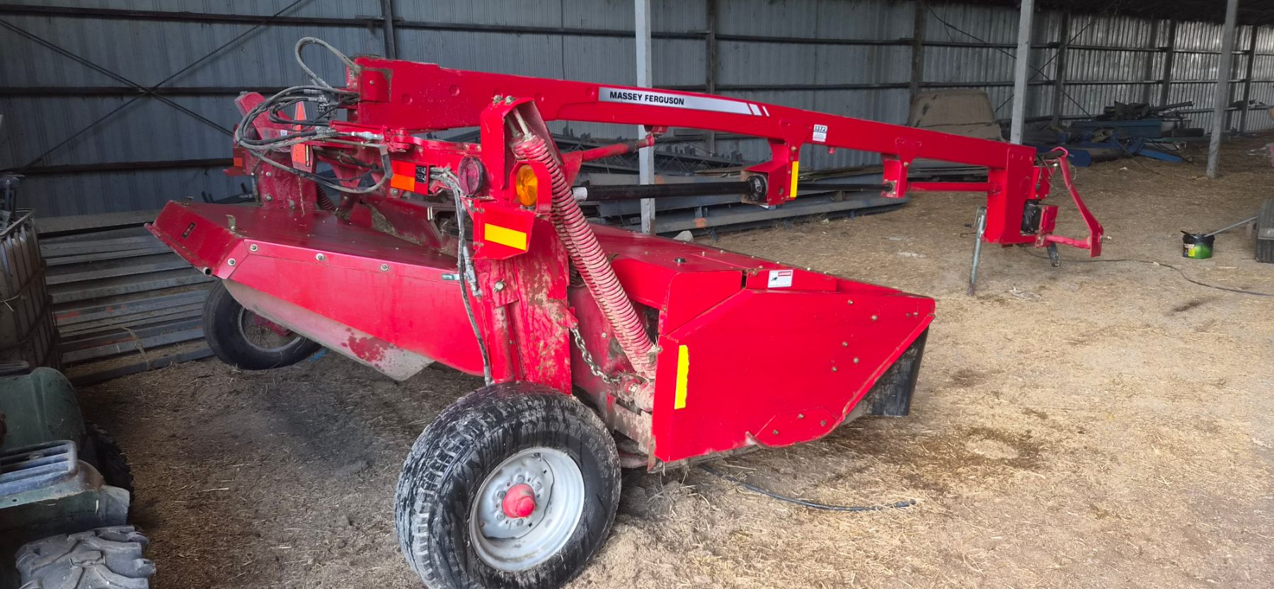 2010 MASSEY FERGUSON 1372 MOWER CONDITIONER