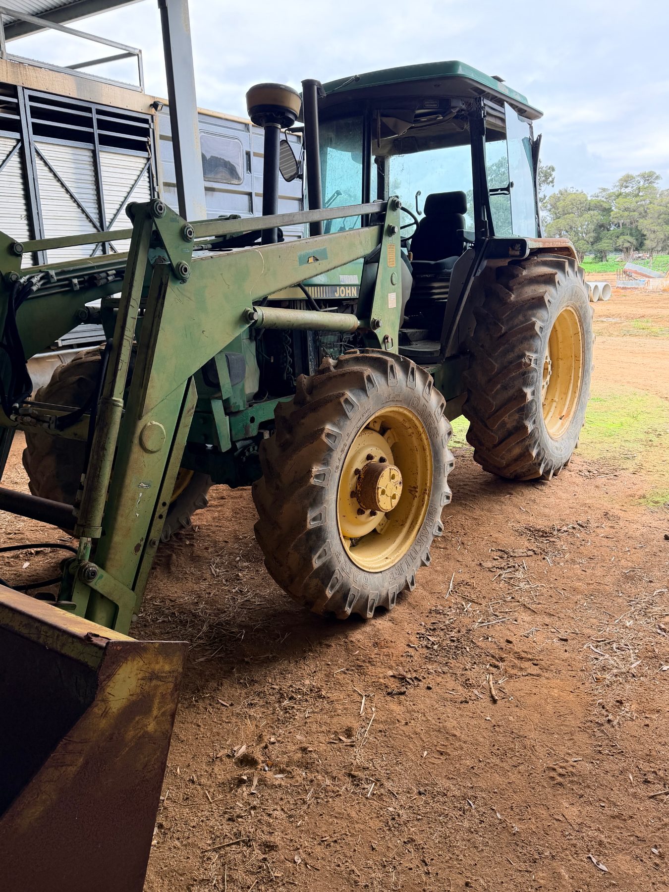 1988 JOHN DEERE 2850 TRACTOR