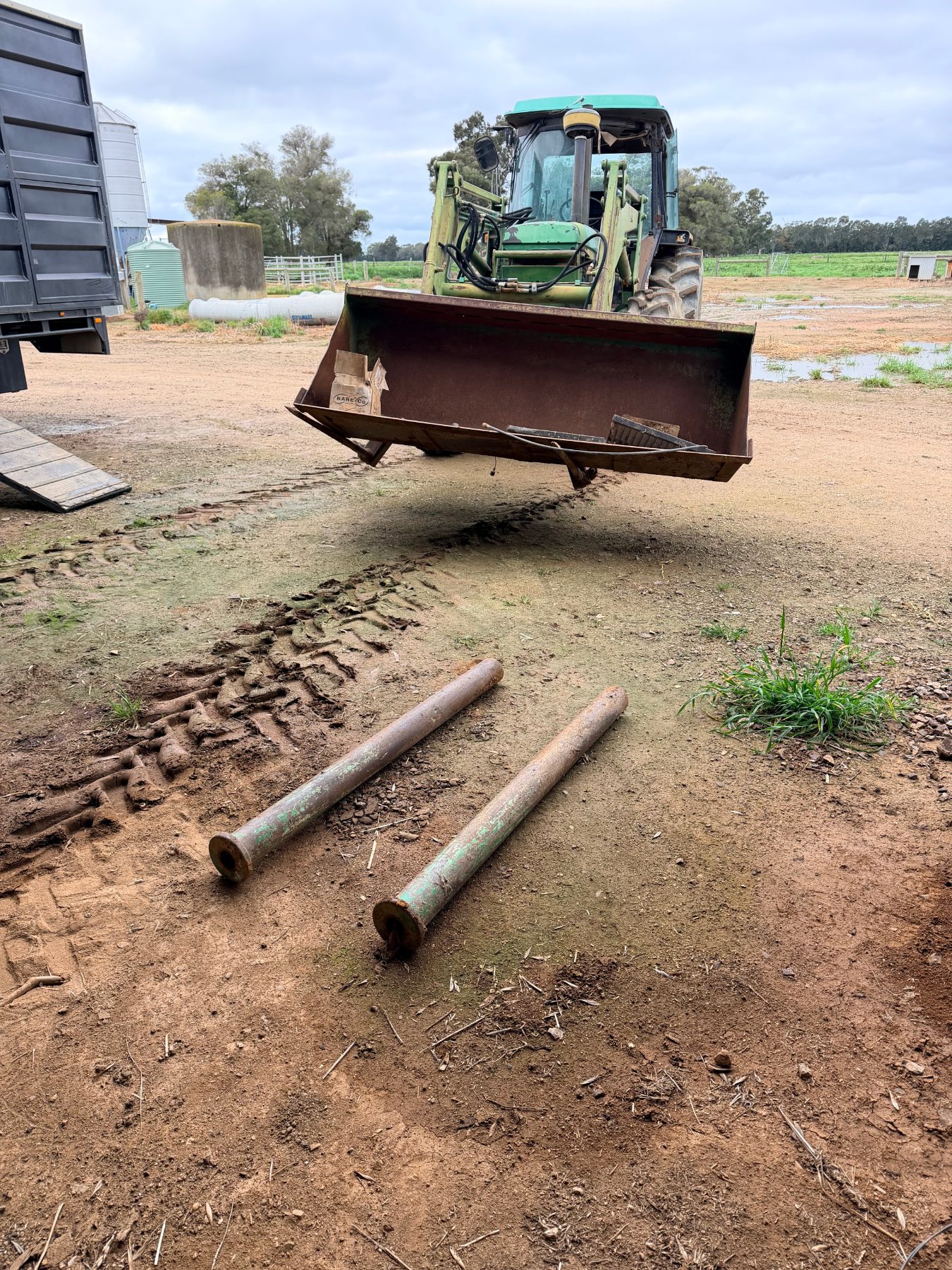 1988 JOHN DEERE 2850 TRACTOR