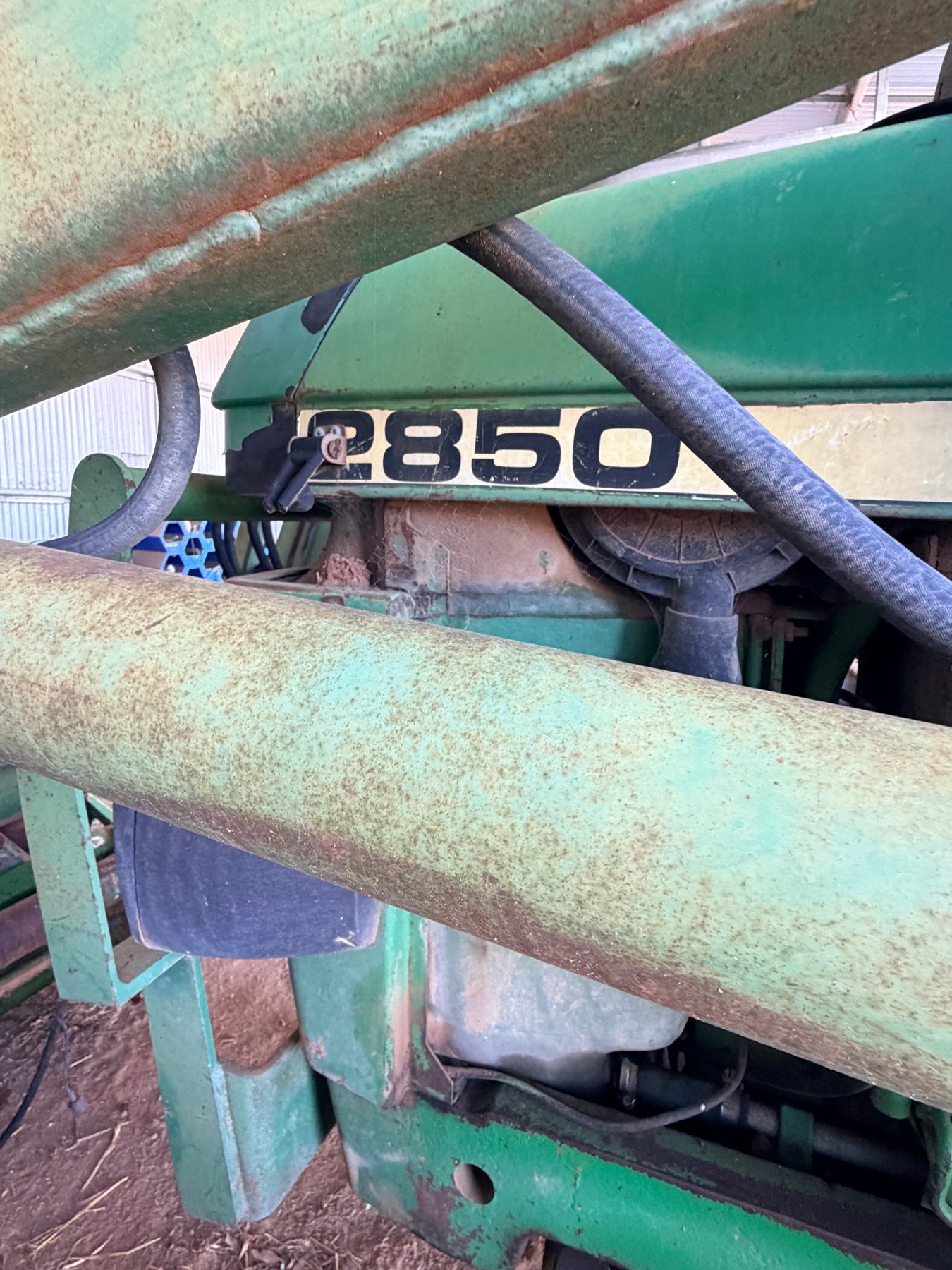 1988 JOHN DEERE 2850 TRACTOR