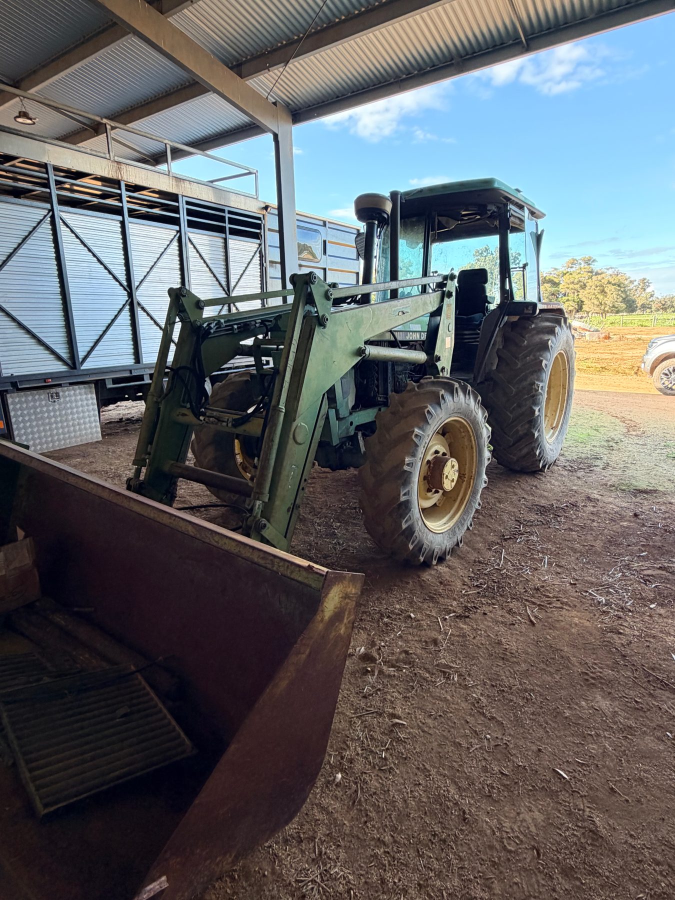 1988 JOHN DEERE 2850 TRACTOR