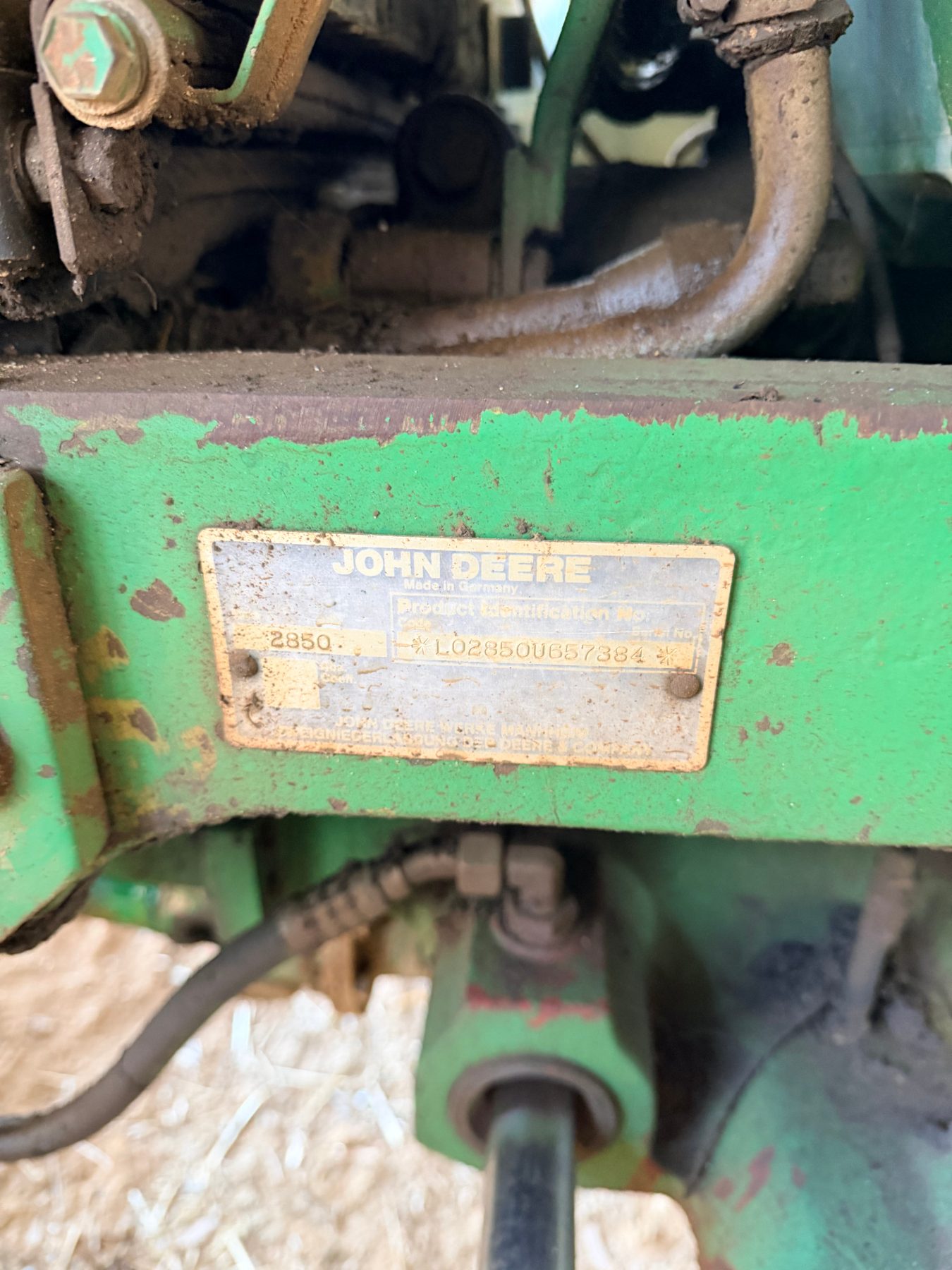 1988 JOHN DEERE 2850 TRACTOR