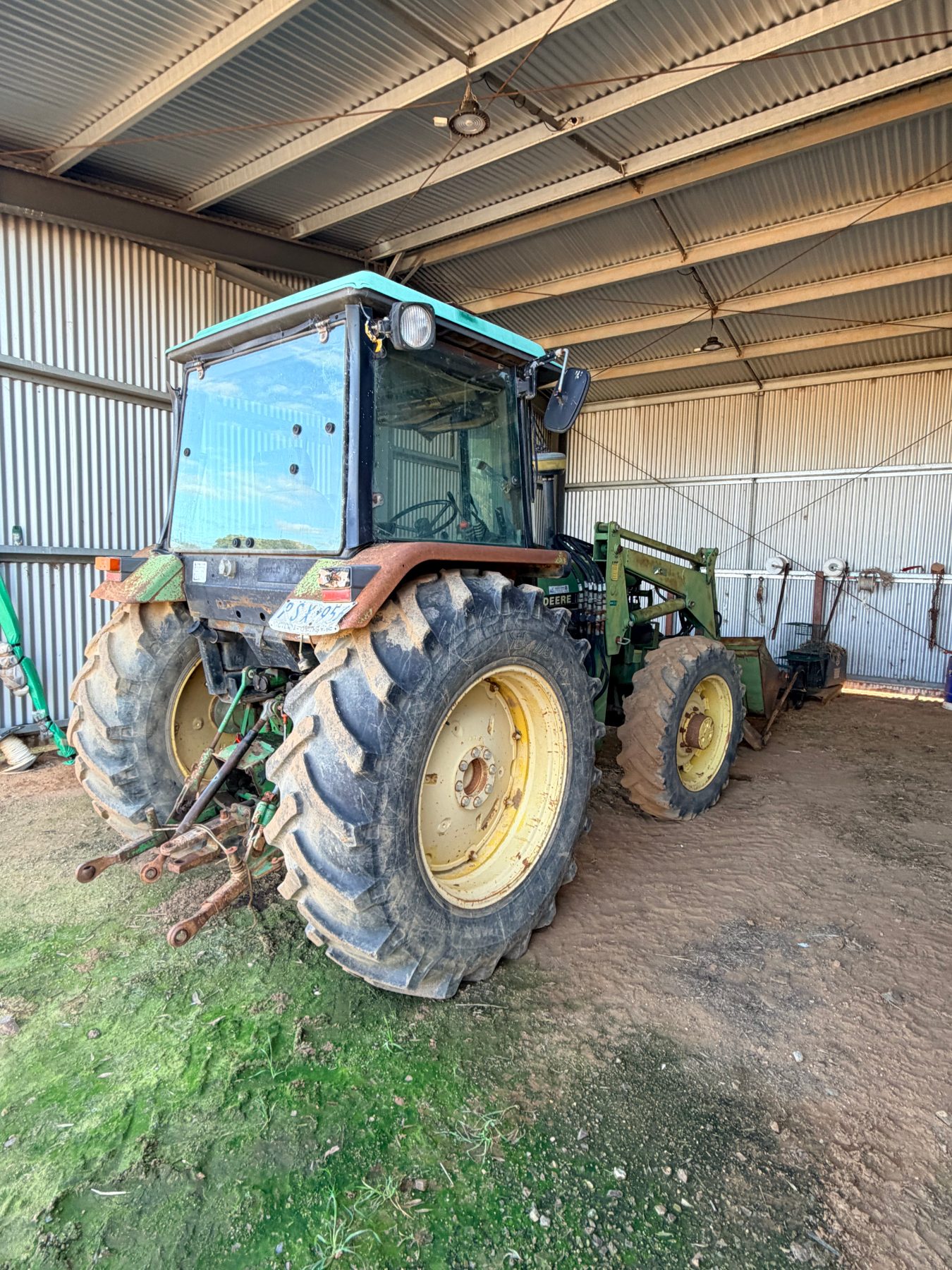 1988 JOHN DEERE 2850 TRACTOR