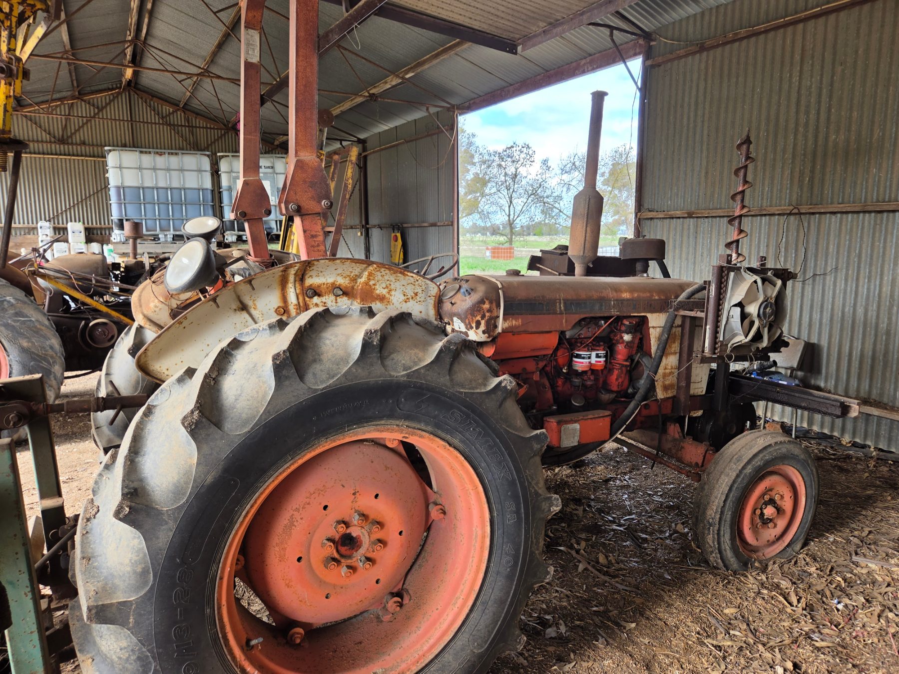 CASE DAVID BROWN 885 TRACTOR