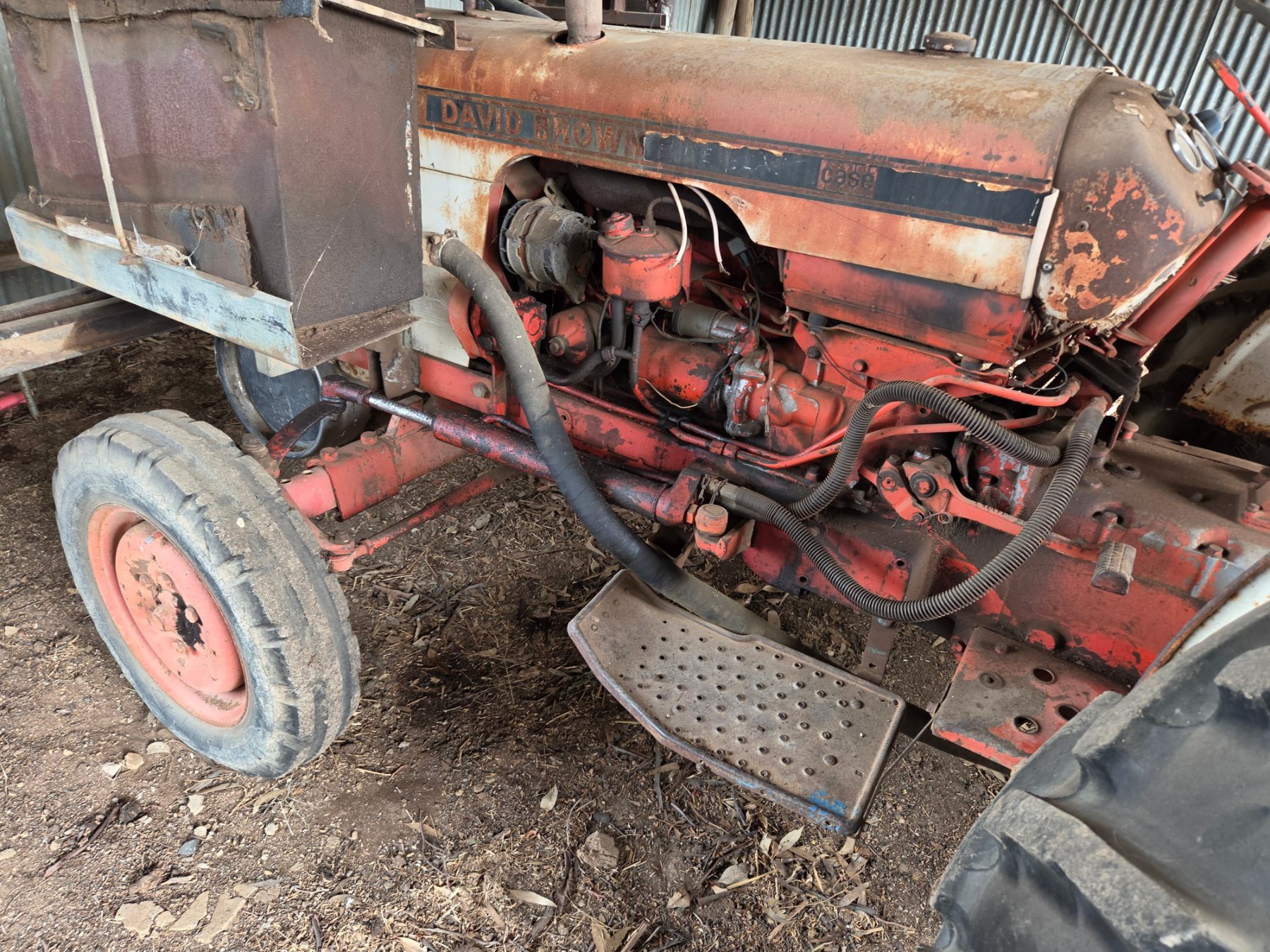 CASE DAVID BROWN 885 TRACTOR