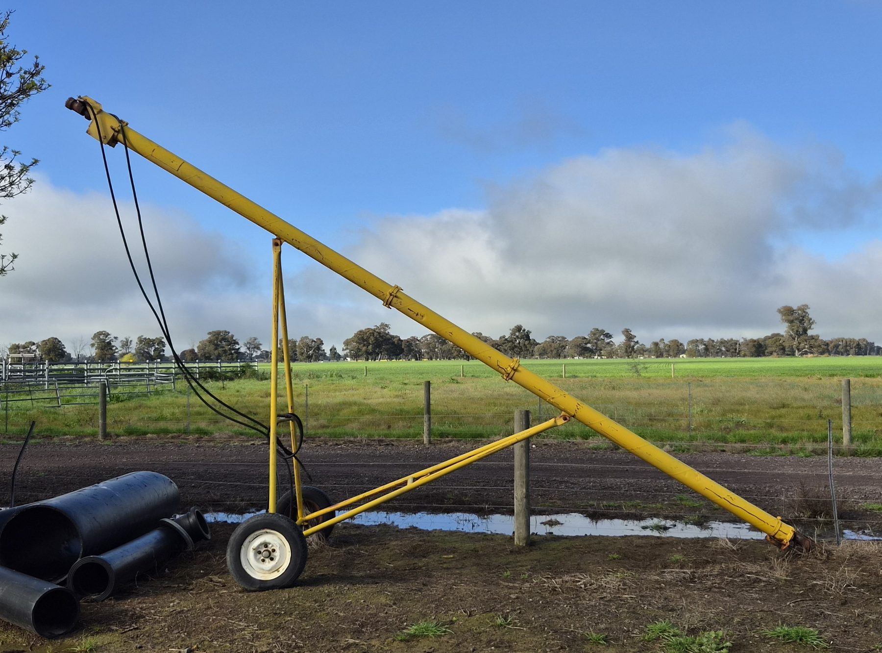 MOBILCO GRAIN AUGER