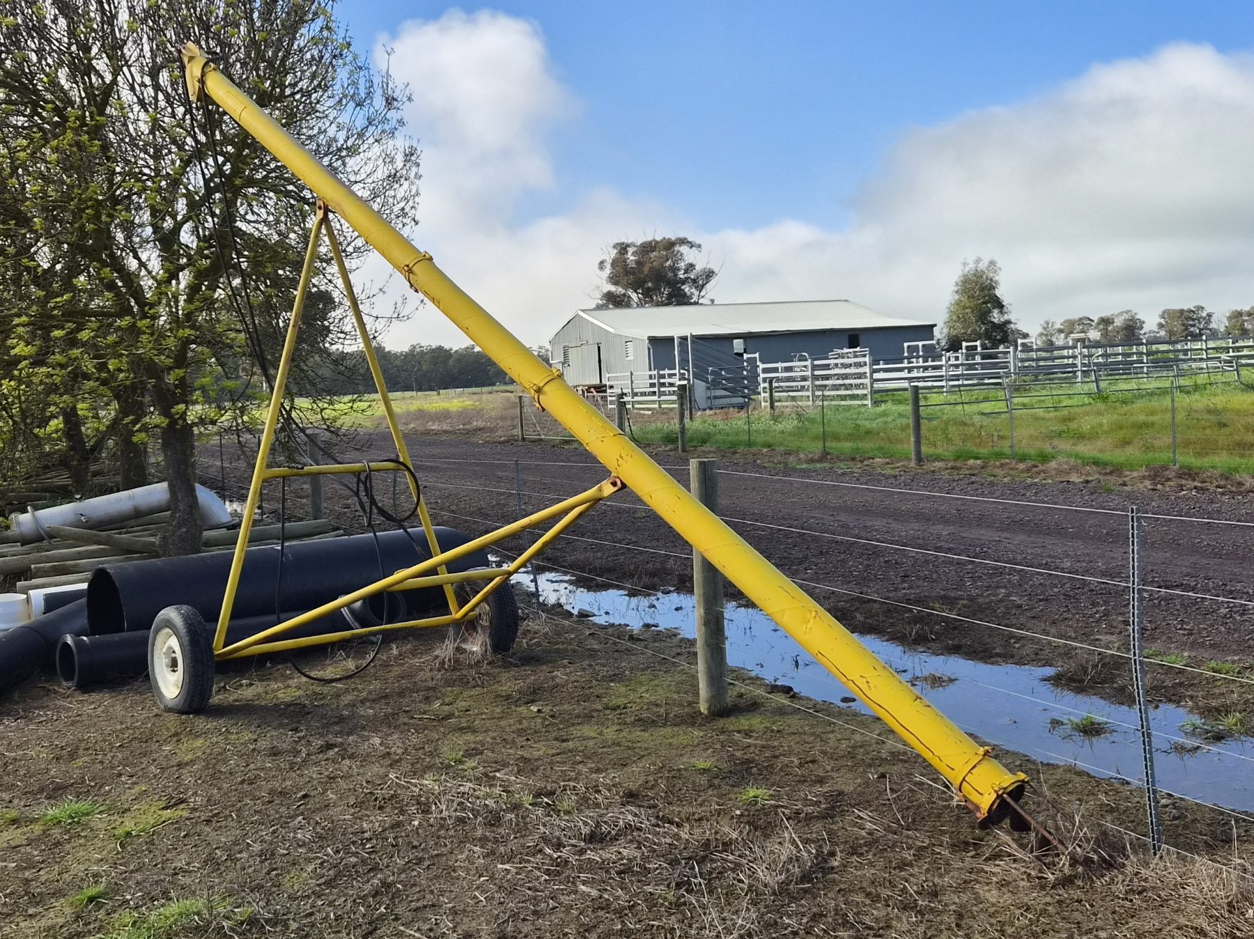 MOBILCO GRAIN AUGER
