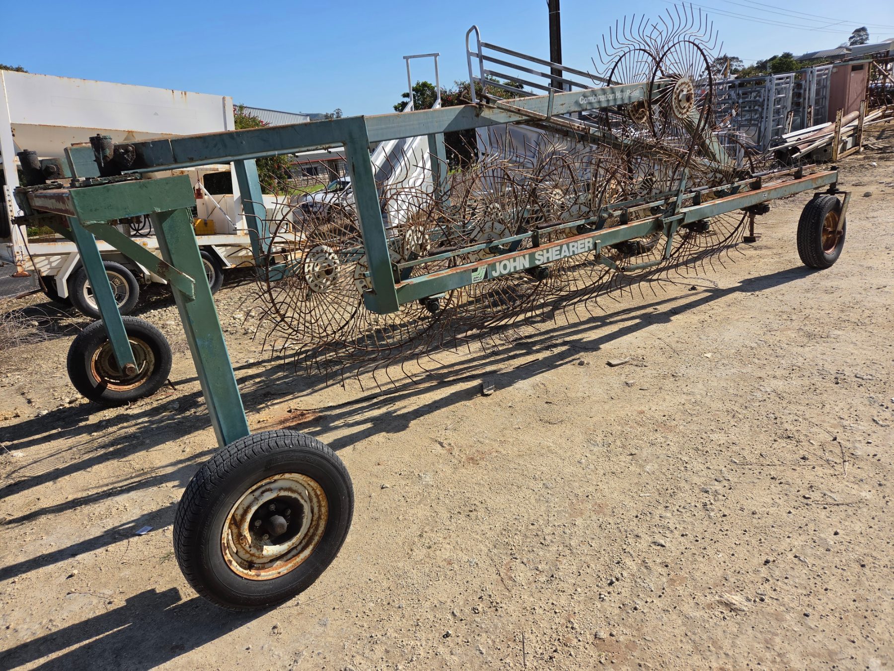 JOHN SHEARER V10 TRAILING HAY RAKE