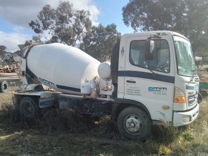 2006 HINO FC4J 5 MIXER 6 SP MANUAL MINI MIX TRUCK