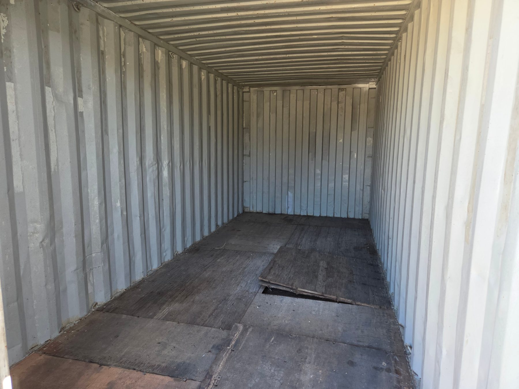 SHIPPING CONTAINER - 20FT