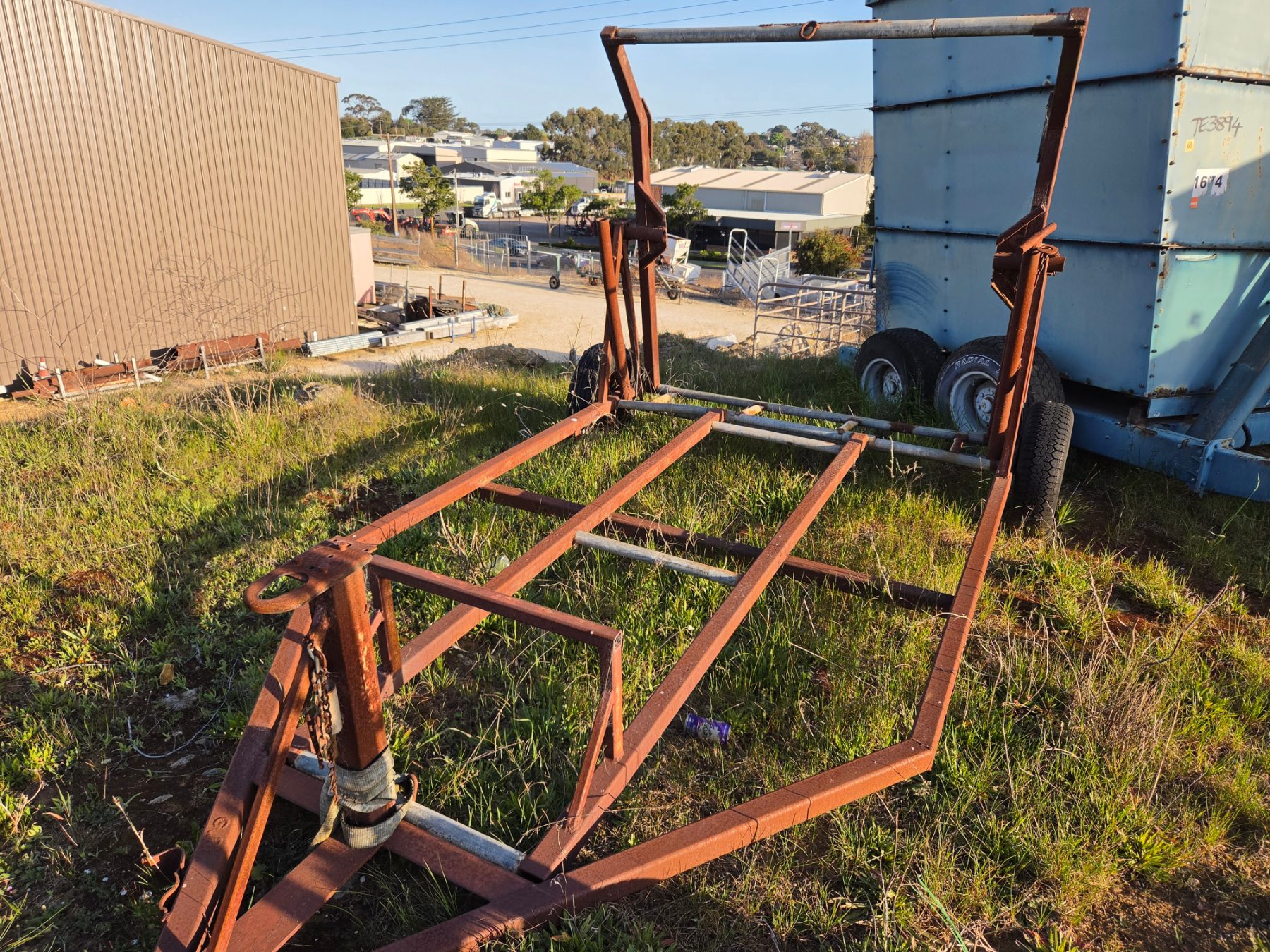 HAY FEEDOUT TRAILER