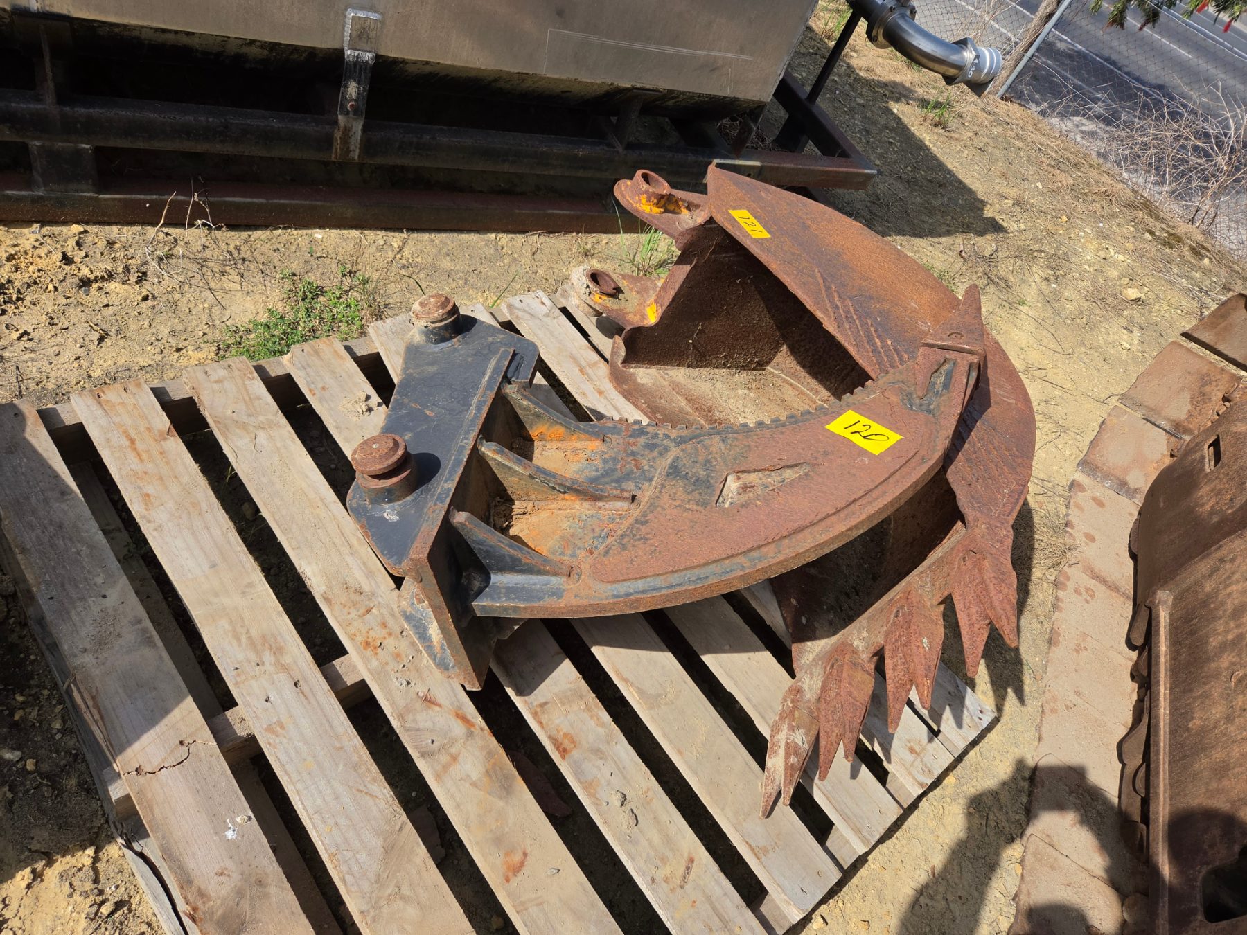 EXCAVATOR QUICK-HITCH RIPPING TYNE.