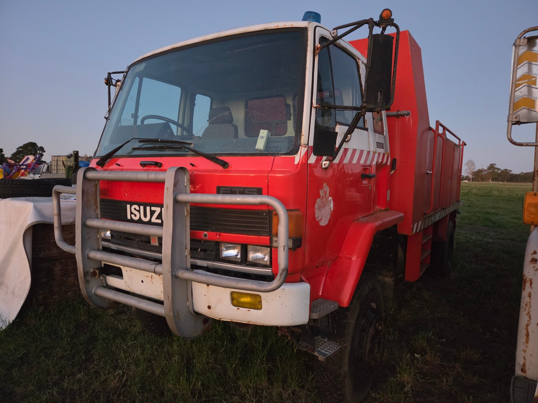 1998 ISUZU FTS 750 (4x4) 6 SP MANUAL FIRE TRUCK