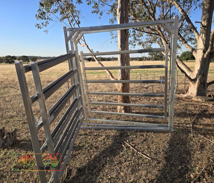 (8995) NEW H/DUTY CATTLE YARD GATES