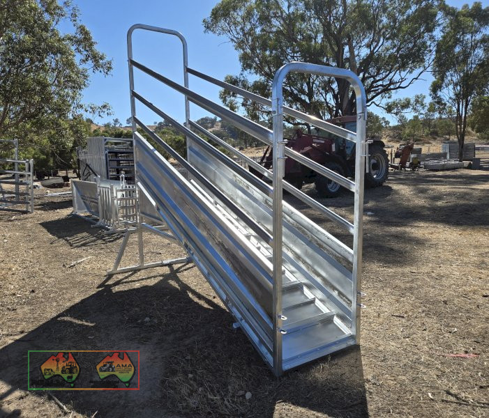 NEW SOLID STEEL GALV. CATTLE LOADING RAMP
