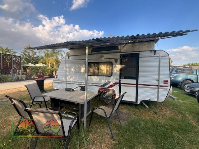 1994 REGAL 18ft CARAVAN
