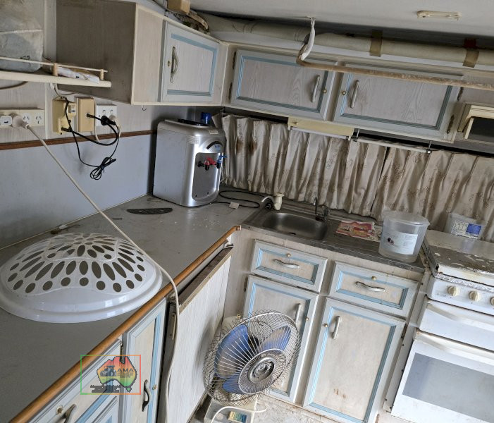 1994 REGAL 18ft CARAVAN