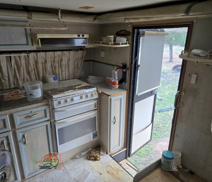 1994 REGAL 18ft CARAVAN