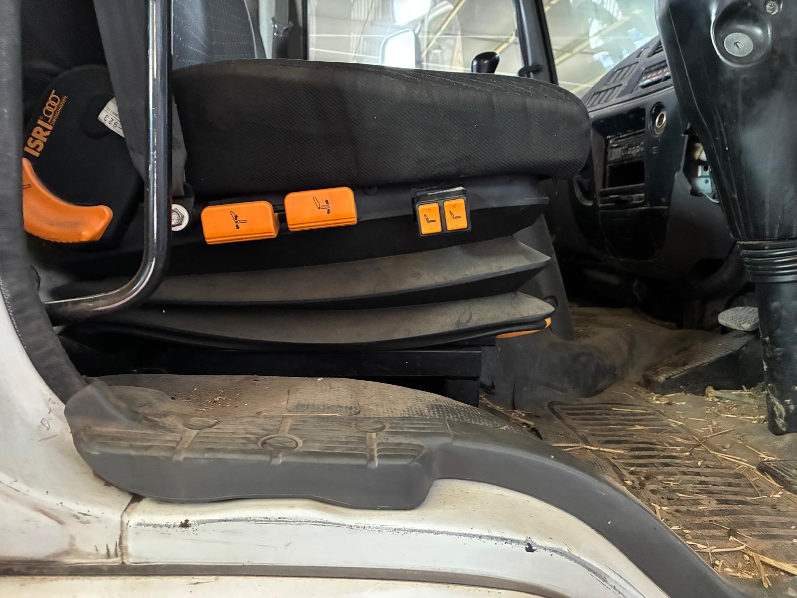 2006 ISUZU FTR 900 5 SP MANUAL TRAY