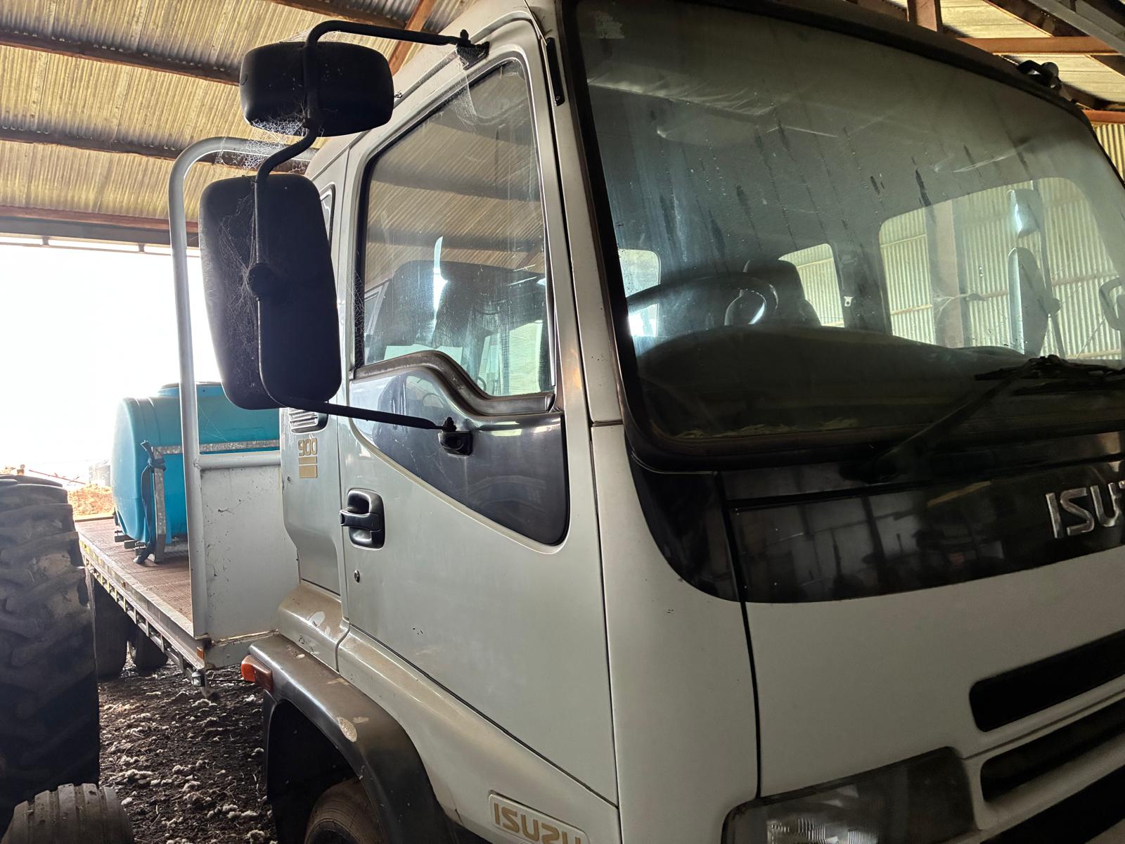 2006 ISUZU FTR 900 5 SP MANUAL TRAY