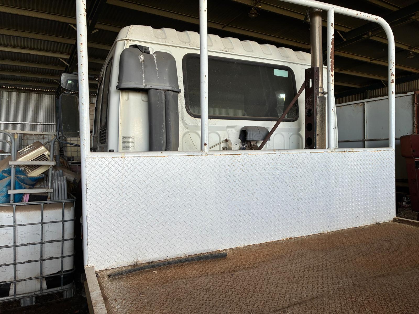 2006 ISUZU FTR 900 5 SP MANUAL TRAY