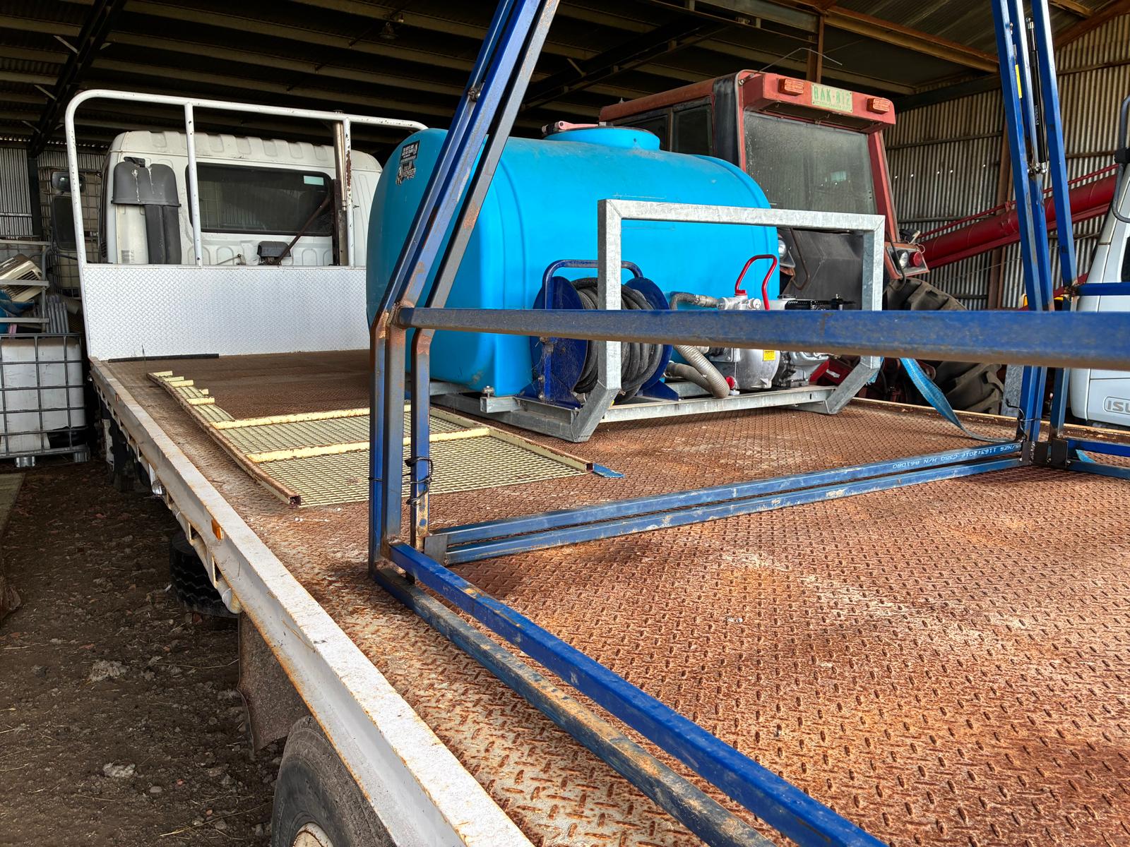 2006 ISUZU FTR 900 5 SP MANUAL TRAY