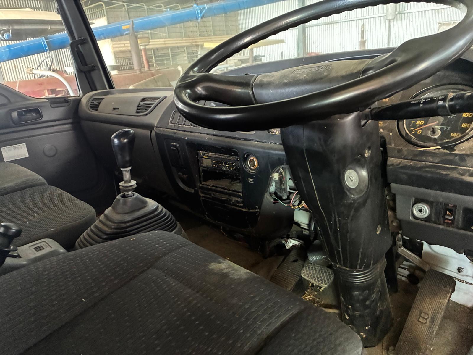 2006 ISUZU FTR 900 5 SP MANUAL TRAY