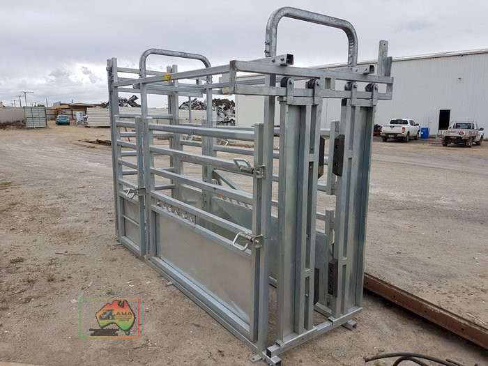 NEW GALV. CATTLE CRUSH