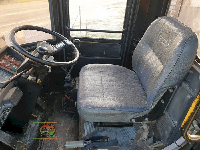 TCM 830-2 FRONT END LOADER