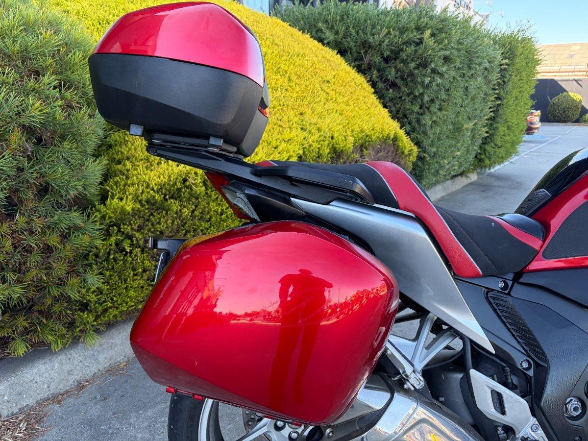 2010 HONDA VFR1200F ROAD