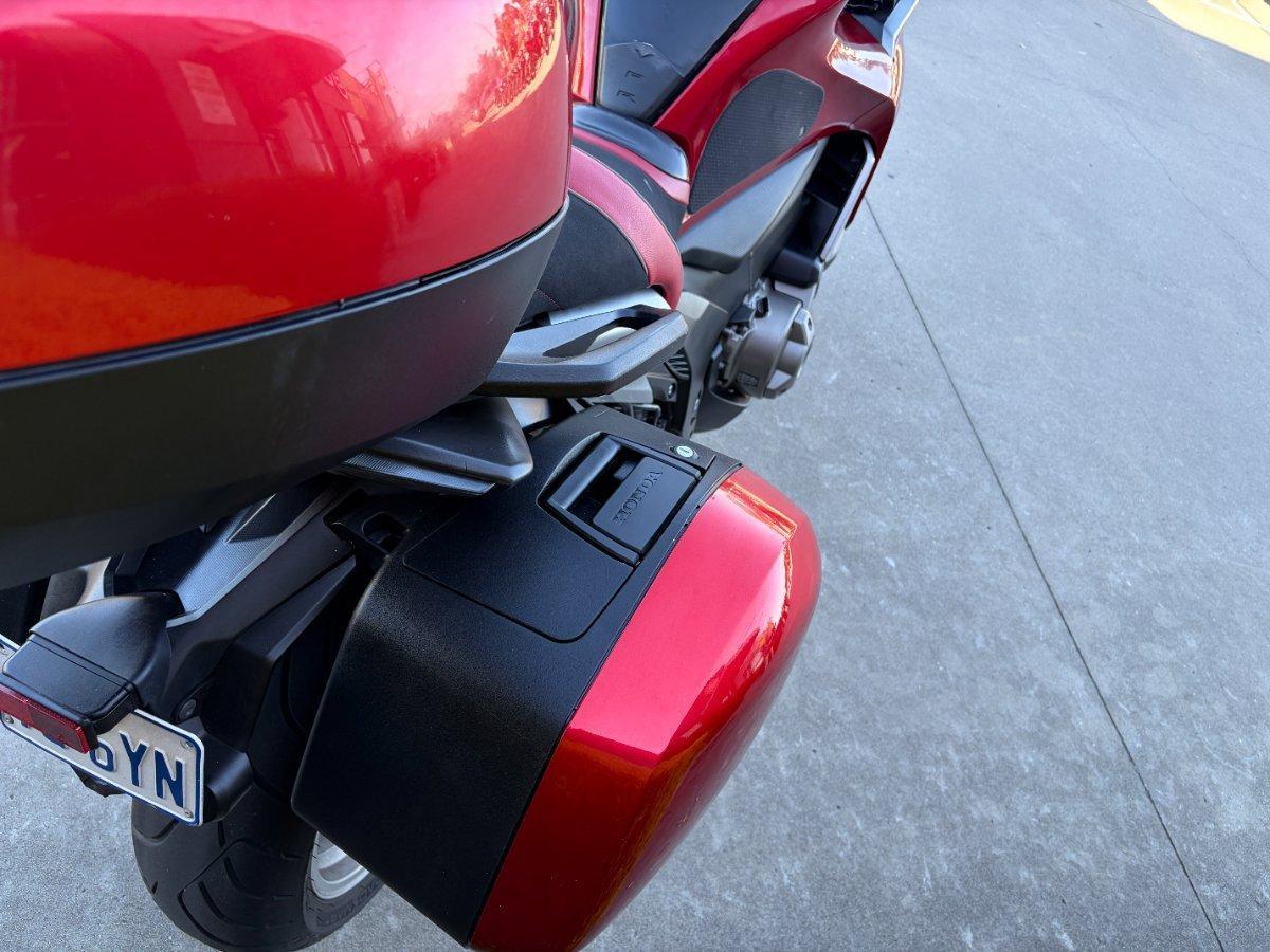 2010 HONDA VFR1200F ROAD