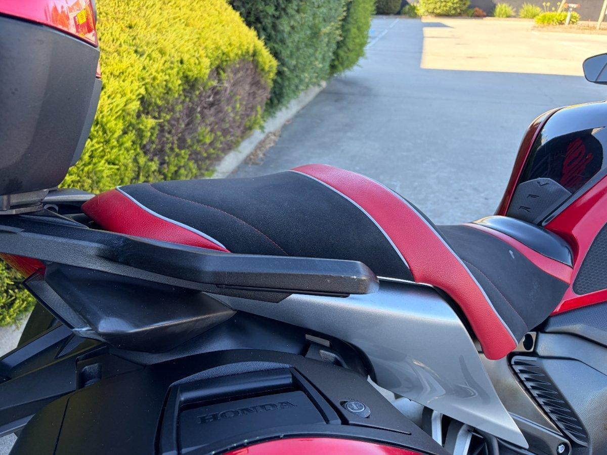 2010 HONDA VFR1200F ROAD