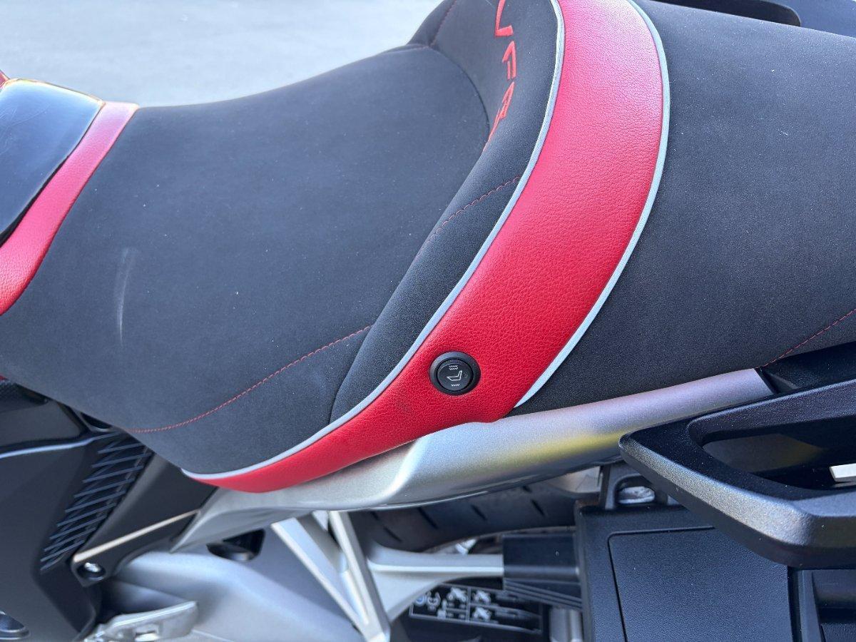 2010 HONDA VFR1200F ROAD