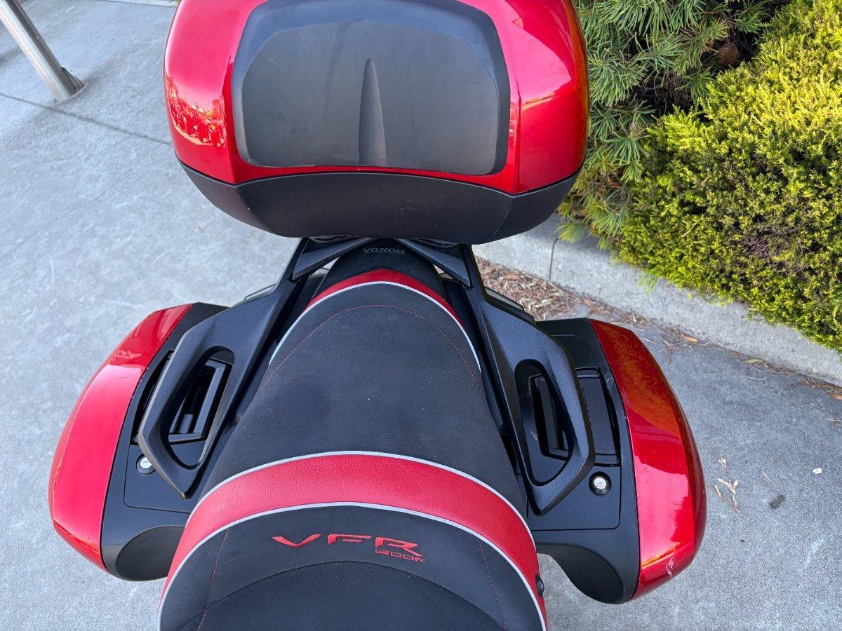 2010 HONDA VFR1200F ROAD
