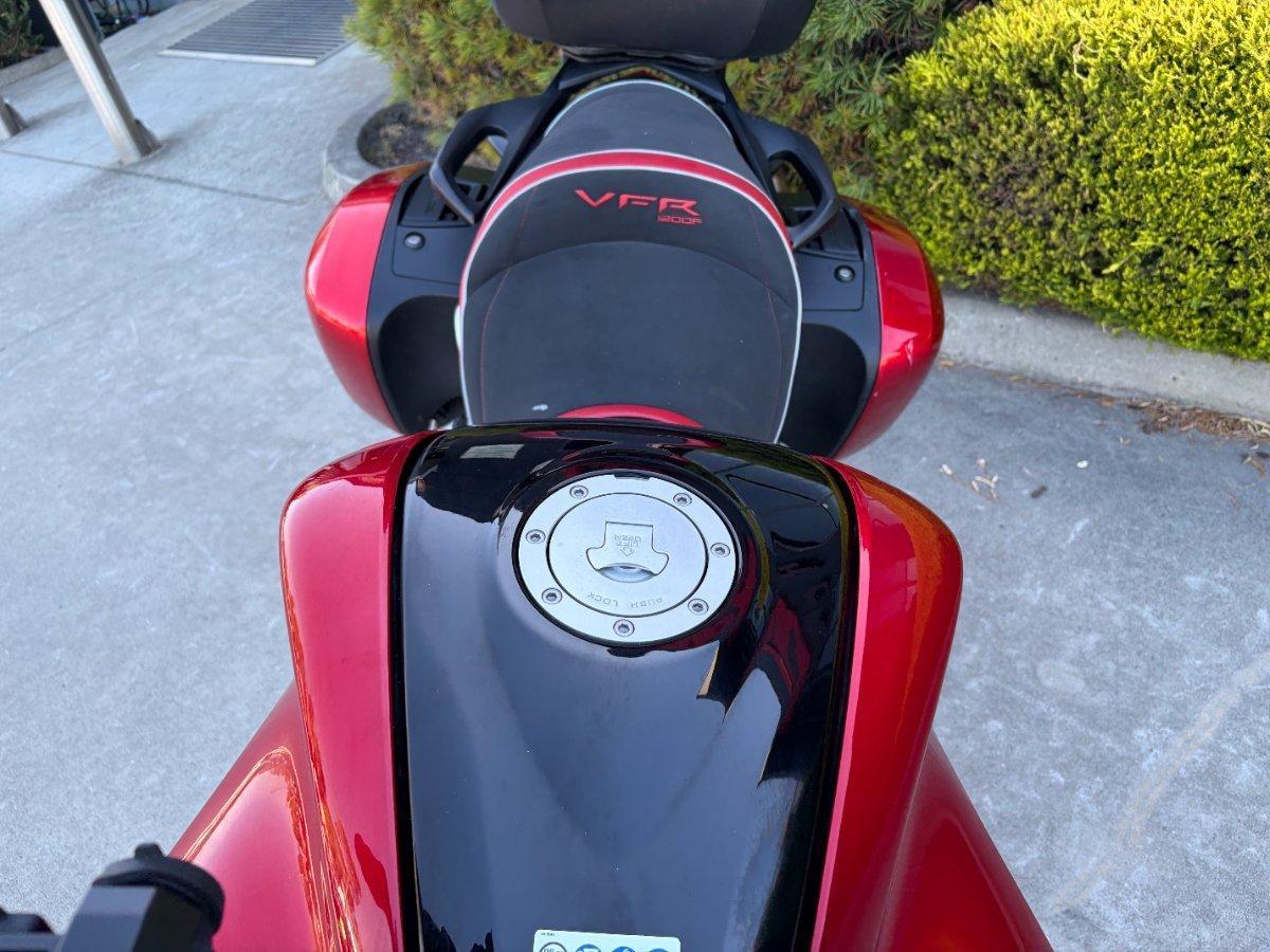 2010 HONDA VFR1200F ROAD