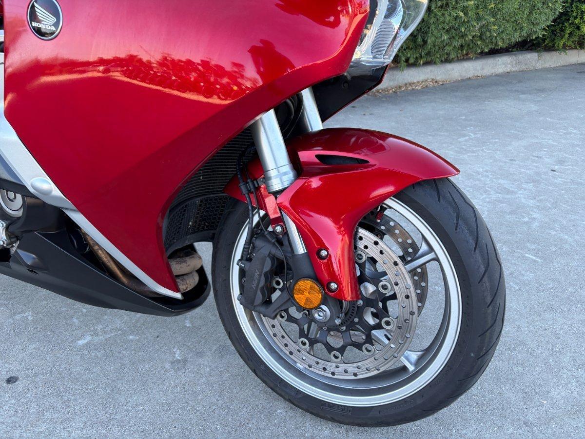 2010 HONDA VFR1200F ROAD