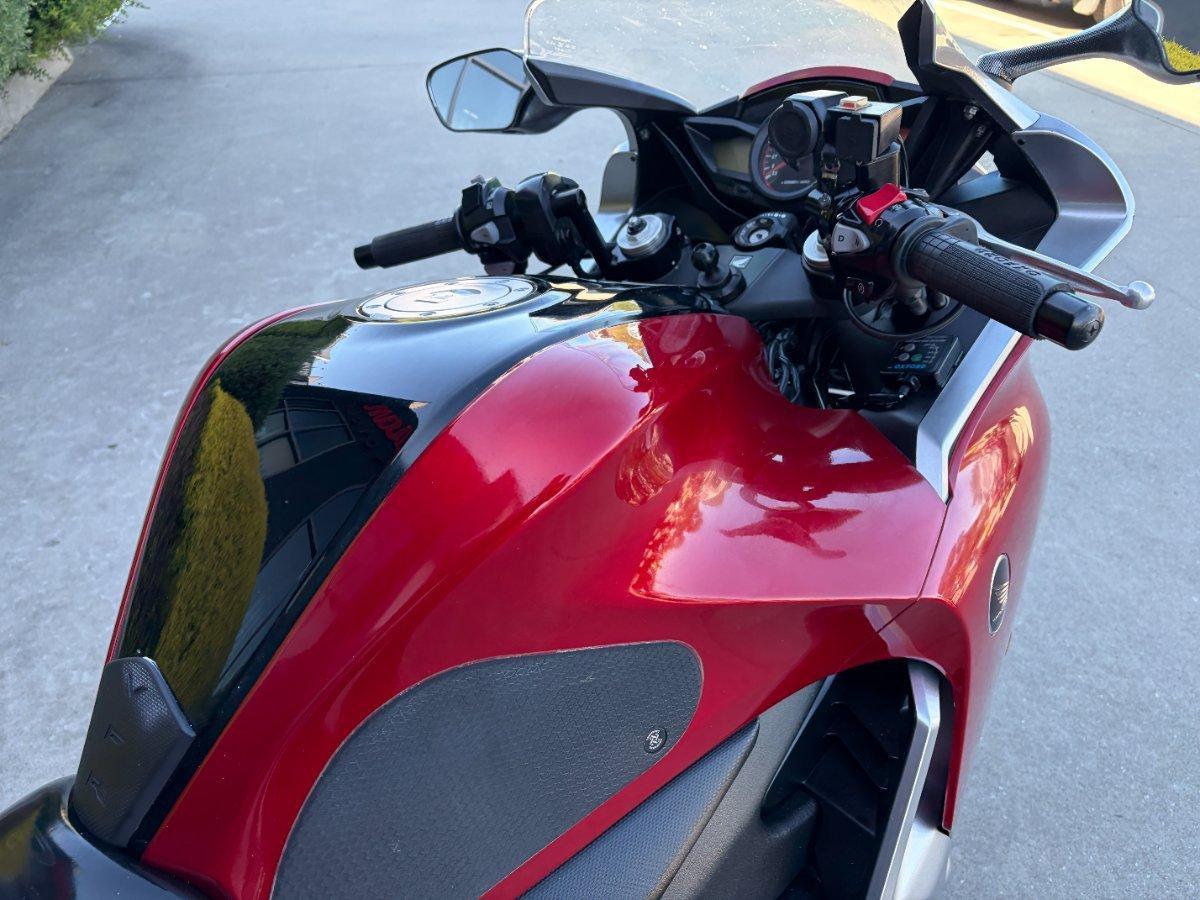 2010 HONDA VFR1200F ROAD