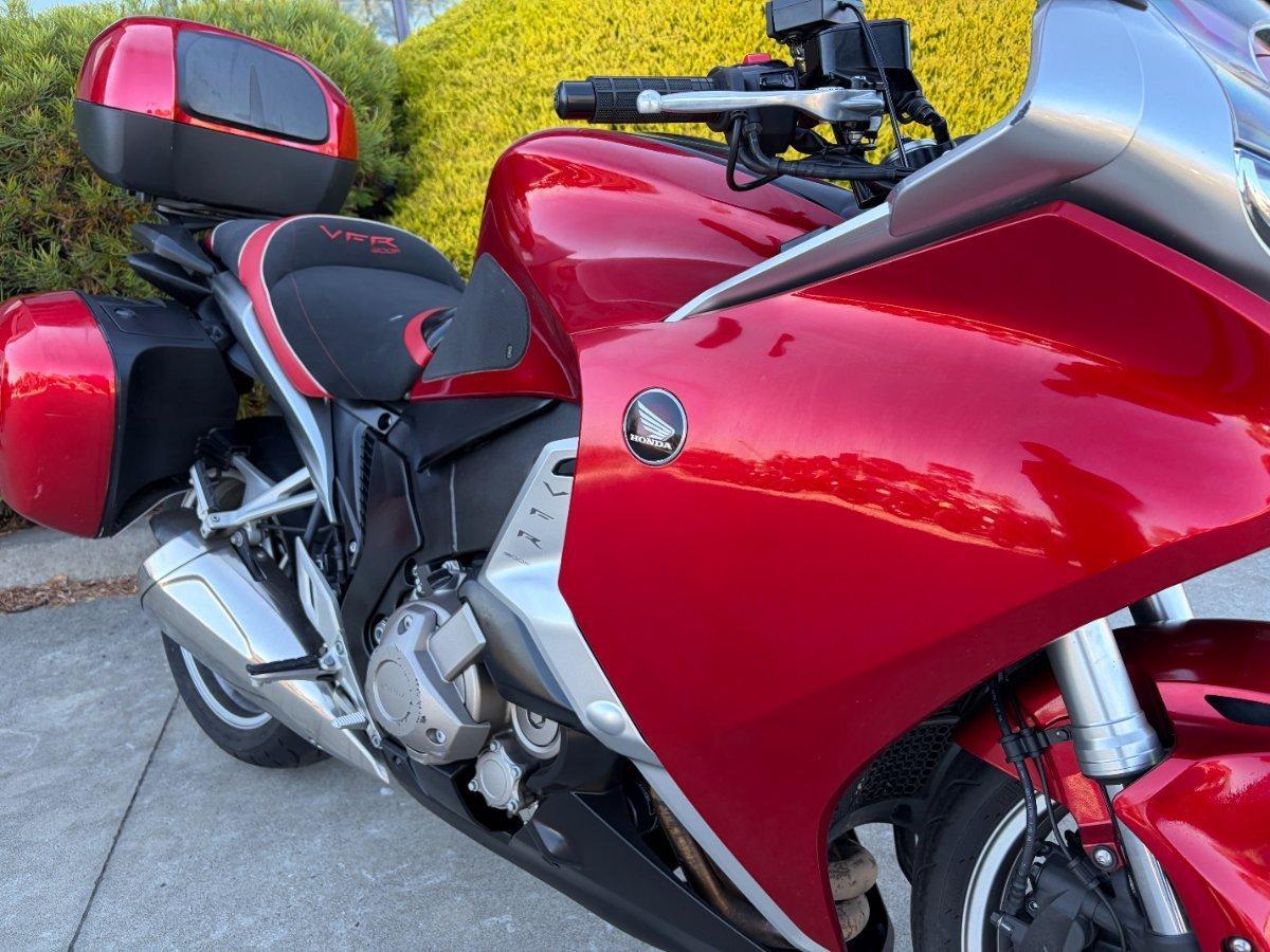 2010 HONDA VFR1200F ROAD