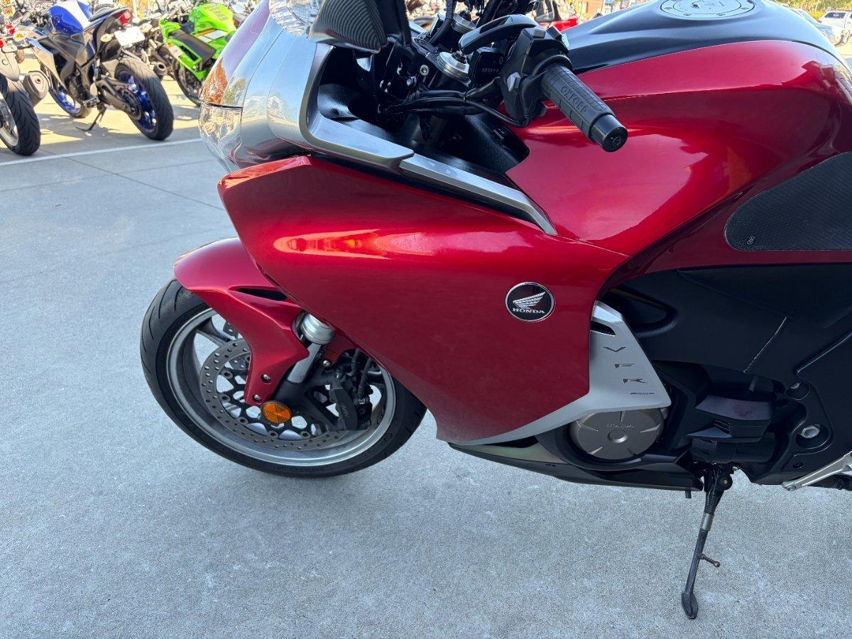 2010 HONDA VFR1200F ROAD