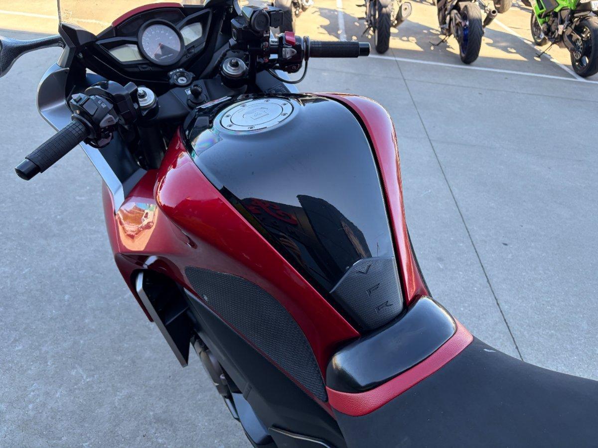 2010 HONDA VFR1200F ROAD