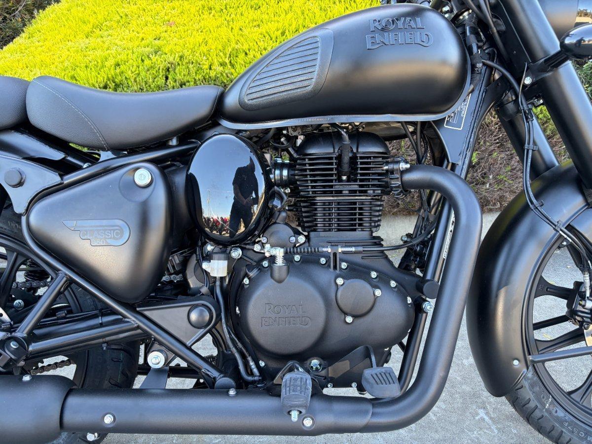 2026 ROYAL ENFIELD CLASSIC 350 DARK ROAD