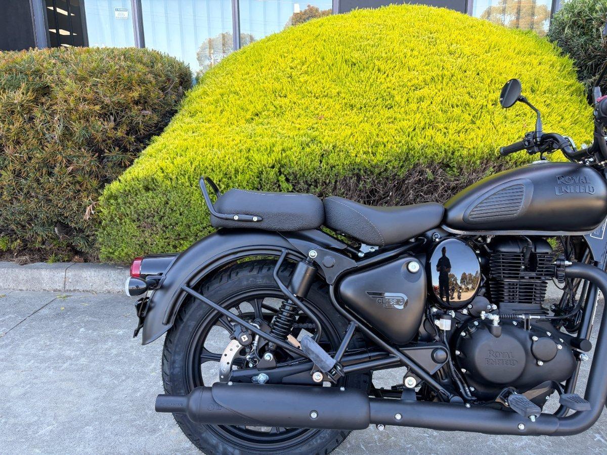 2026 ROYAL ENFIELD CLASSIC 350 DARK ROAD