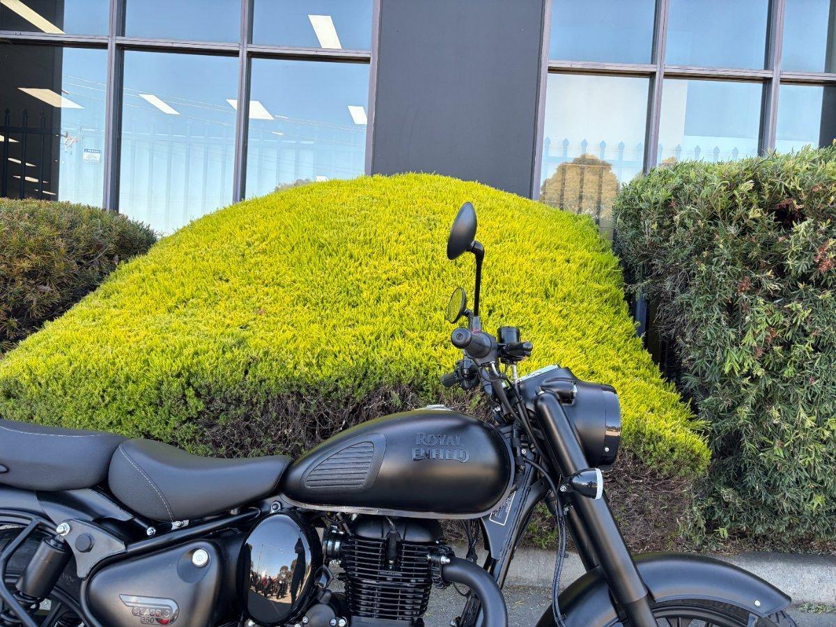 2026 ROYAL ENFIELD CLASSIC 350 DARK ROAD