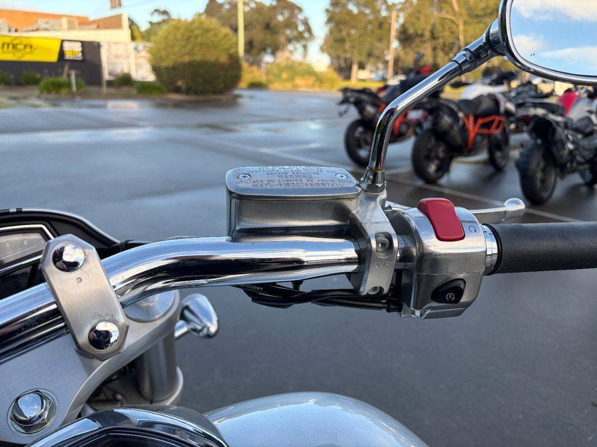 2013 SUZUKI VZR 1800 BOULEVARD (M109R) CRUISER