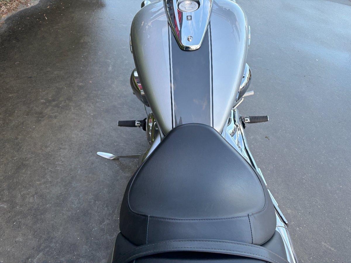 2013 SUZUKI VZR 1800 BOULEVARD (M109R) CRUISER