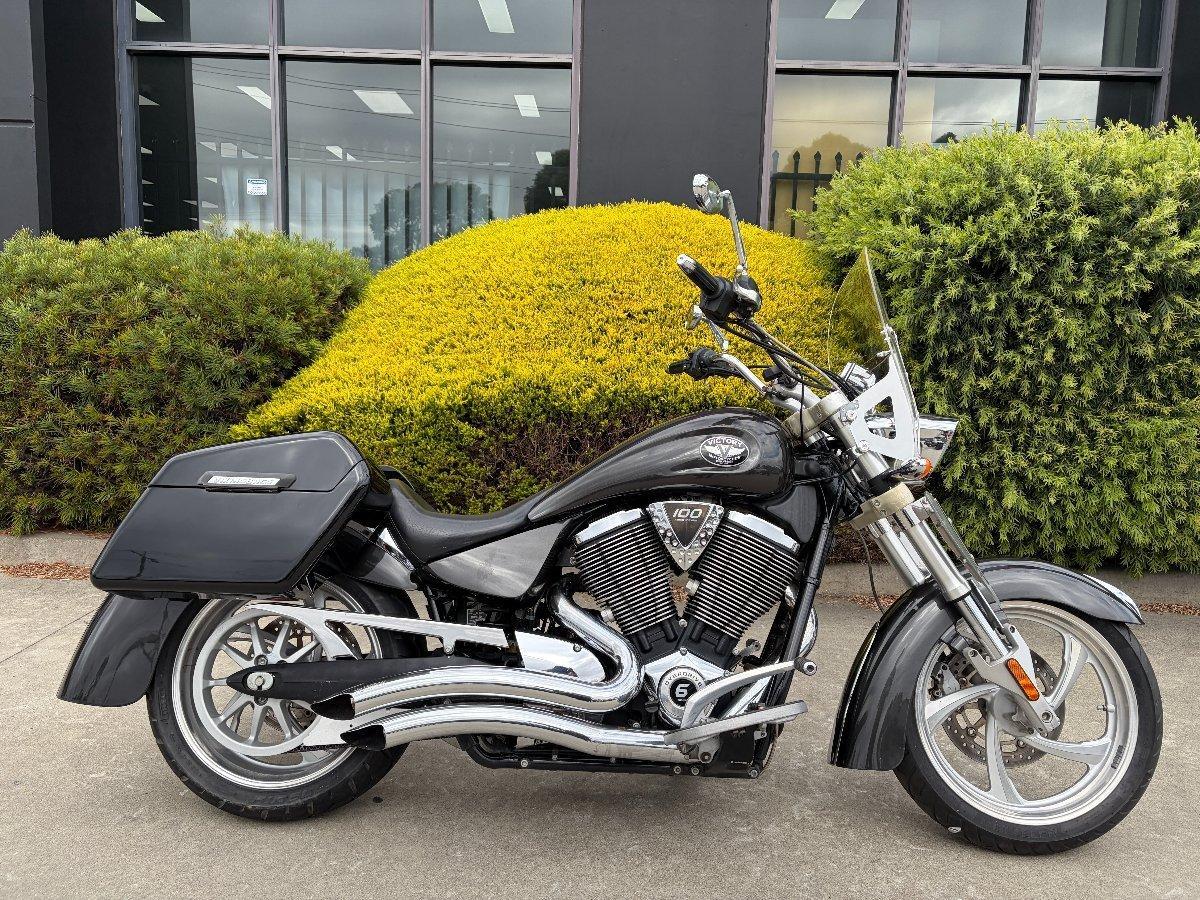 2009 VICTORY KINGPIN CRUISER