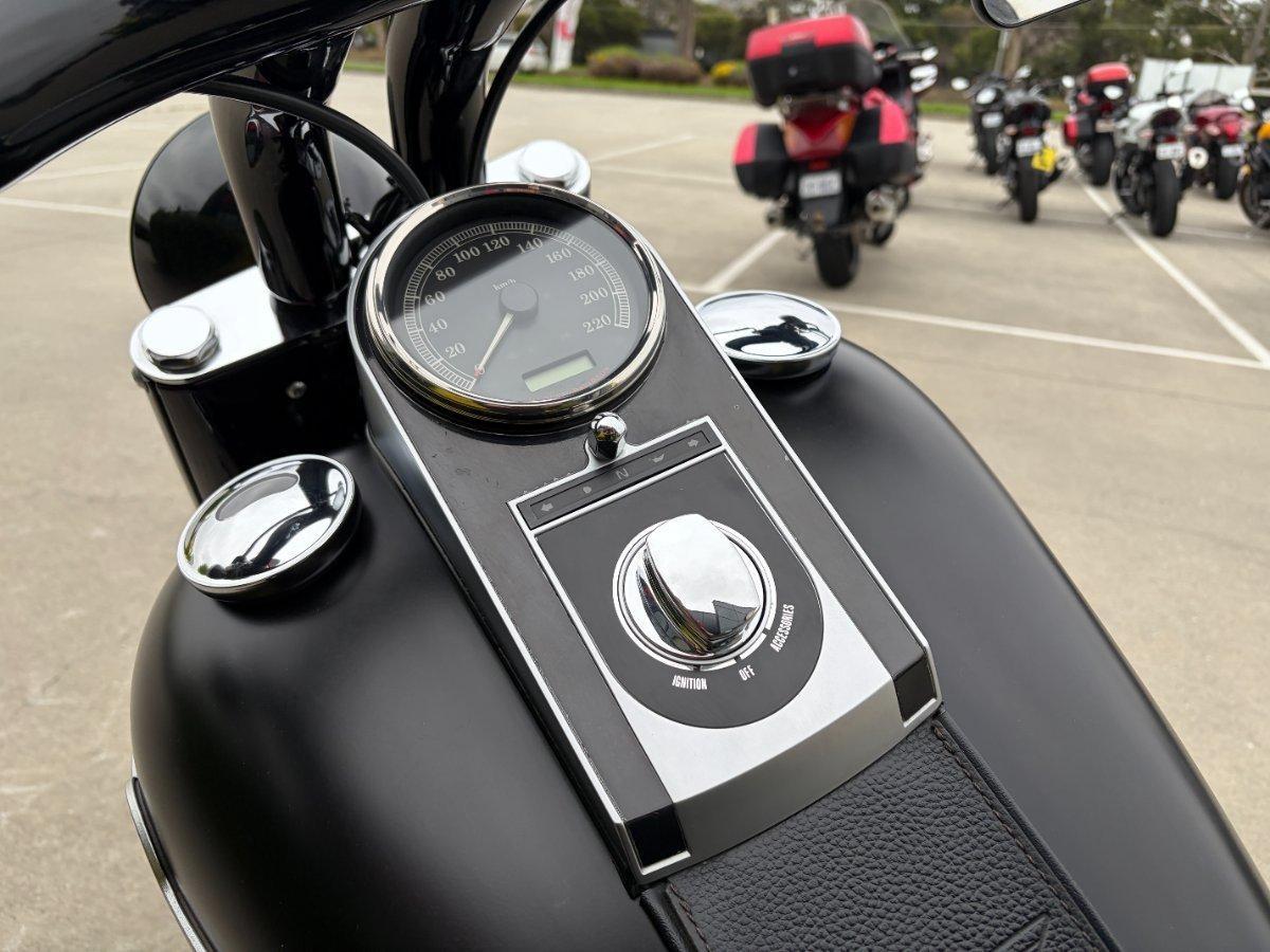 2017 HARLEY-DAVIDSON FLSTFB FAT BOY LO CRUISER