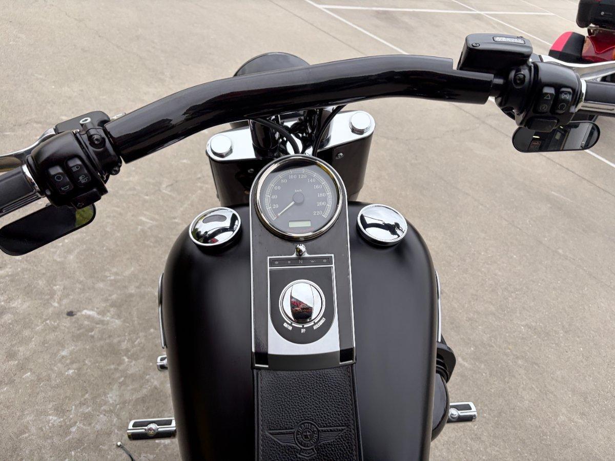 2017 HARLEY-DAVIDSON FLSTFB FAT BOY LO CRUISER